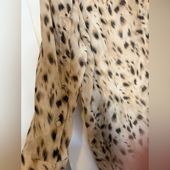 INDEFEIR Studios Cheeta Print Top. New with tags. So sleek! Must have for fall - Picture 6 of 7